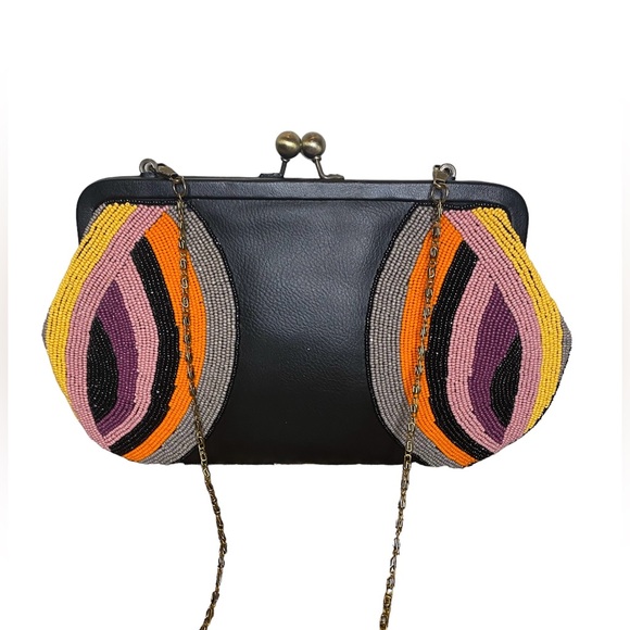 Hand-Crafted Beaded Frame Clutch Bag - Picture 3 of 11